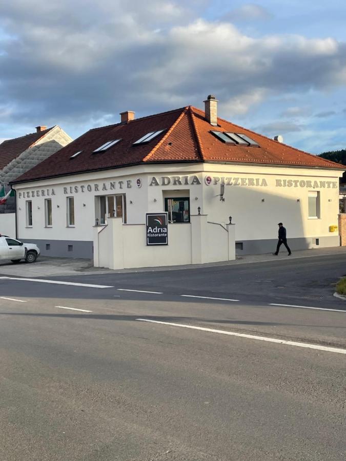 Апартаменты Ristorante Adria Глогниц Экстерьер фото